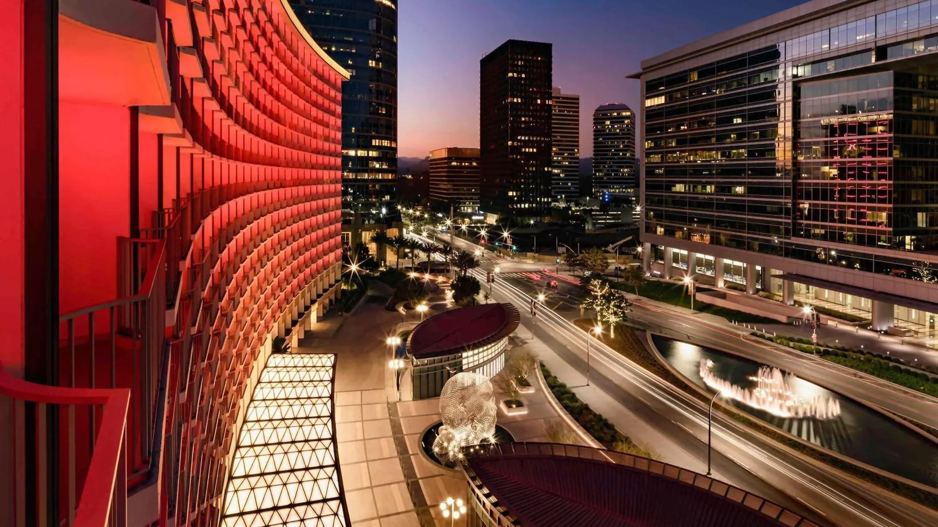 4 Hôtels Business près du Petersen Automotive Museum à LA
