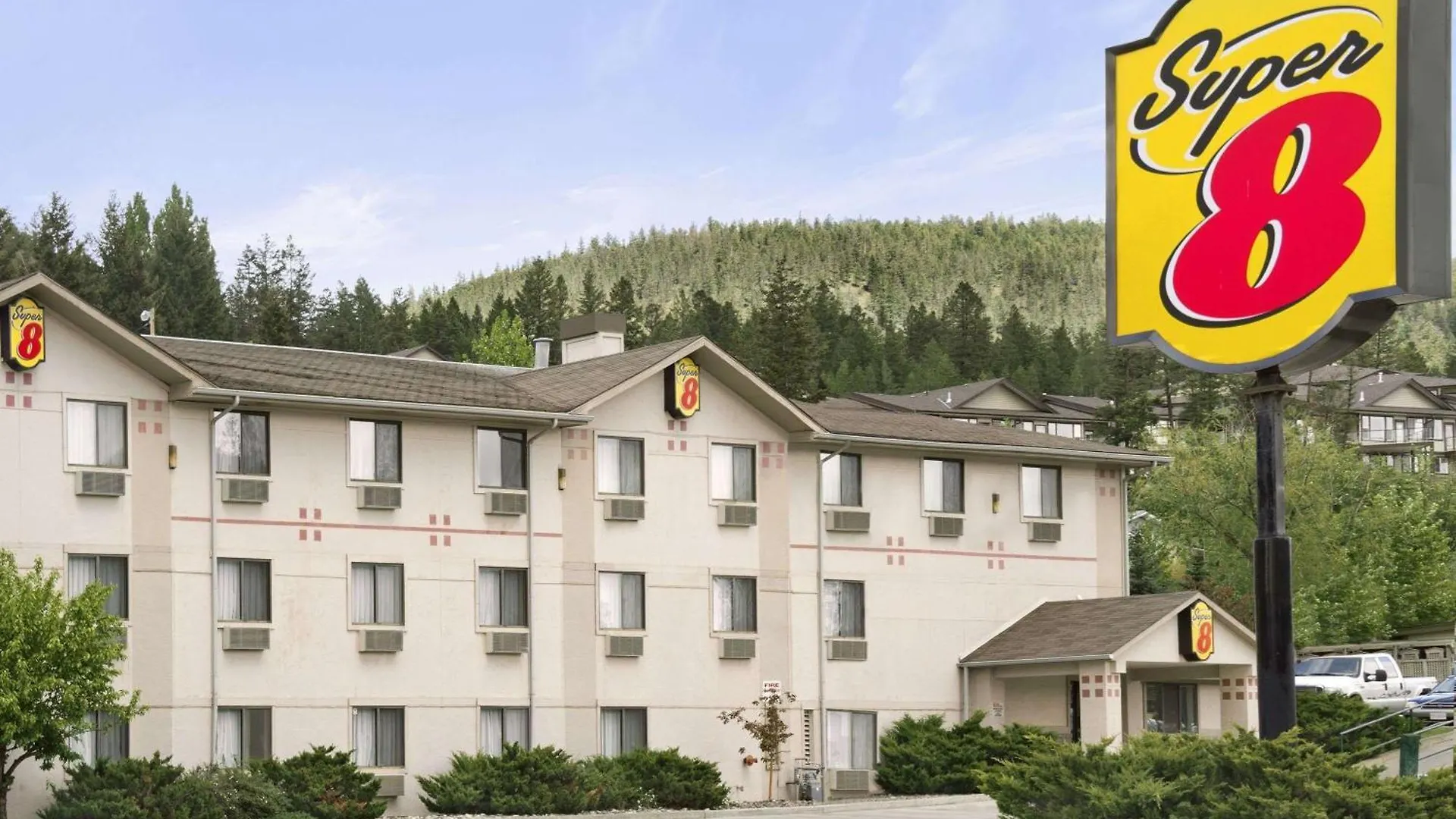 Séjourner en C.-B. : 4 Hôtels d'Affaires Comparés