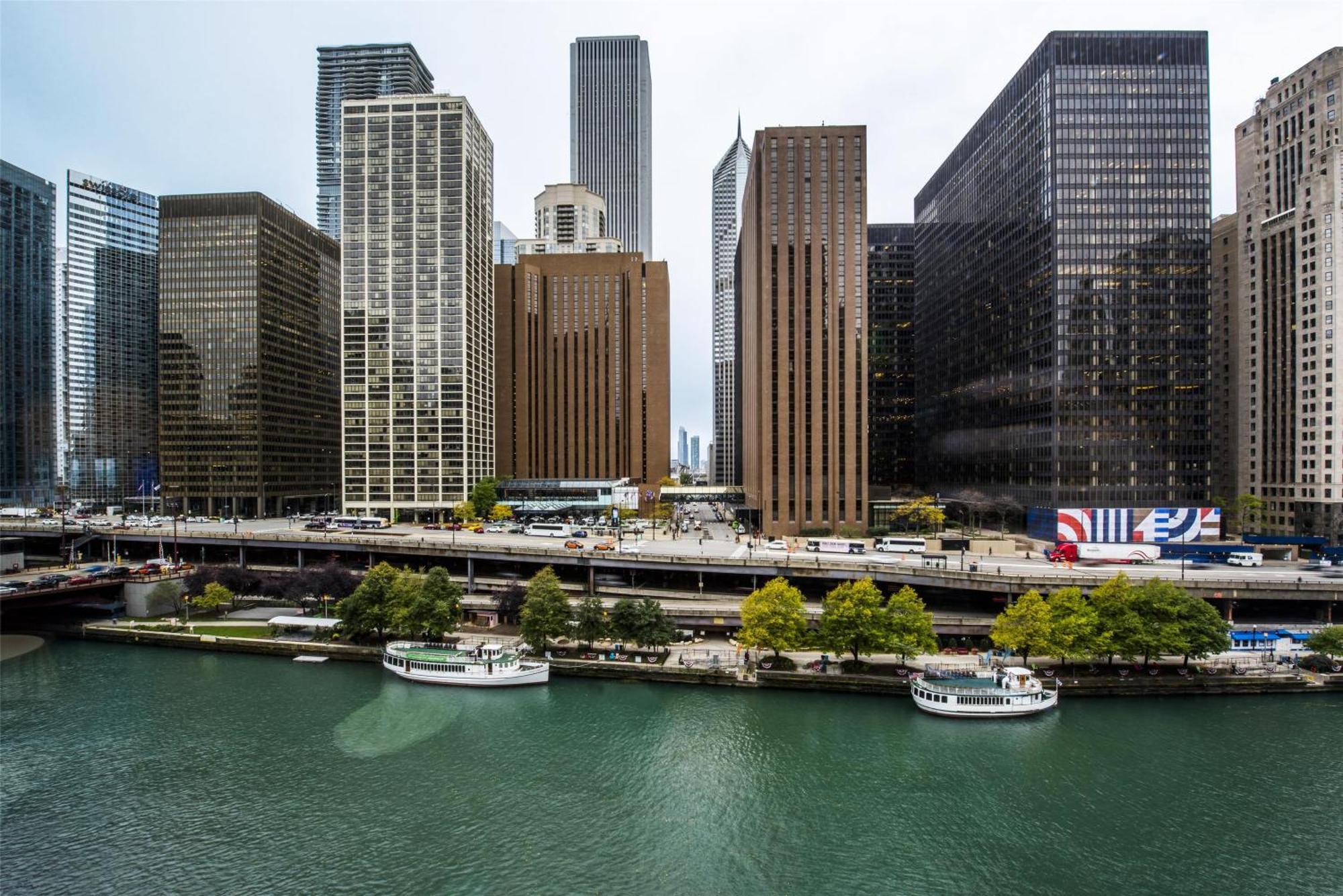Streeterville : 8 Hôtels au Design Exceptionnel Comparés